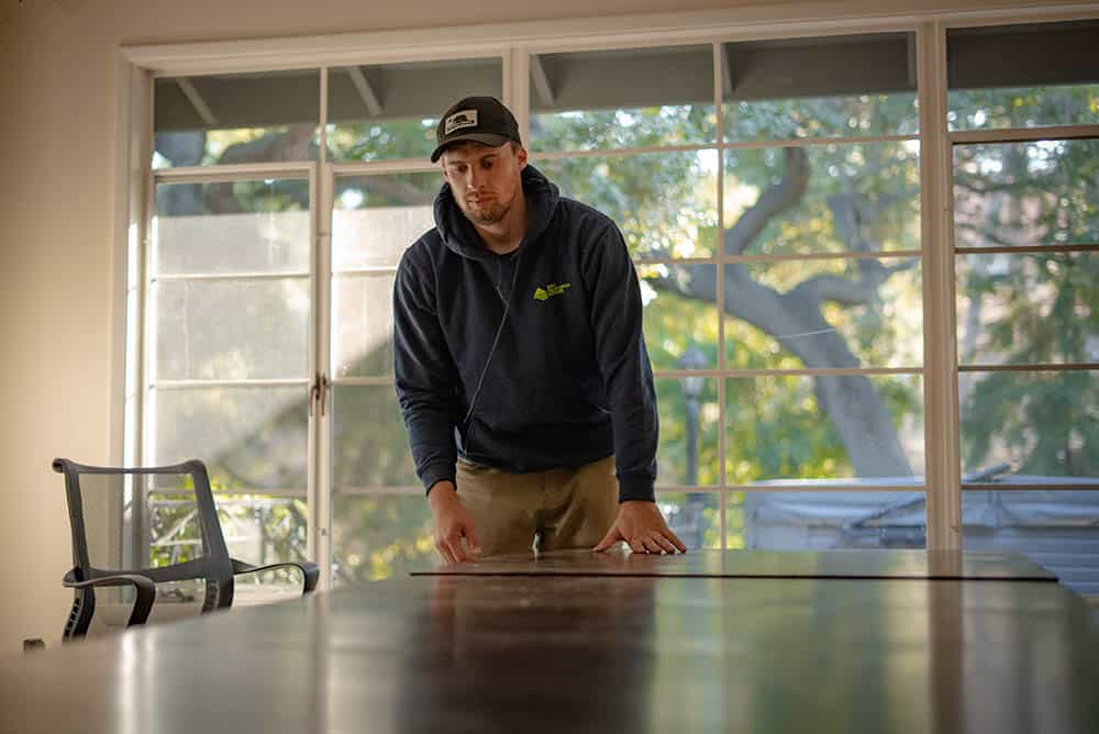 men move table